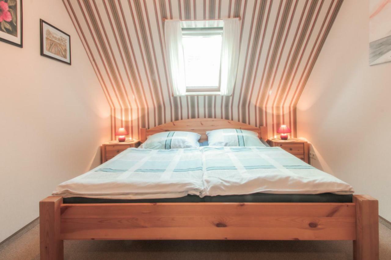 Haus Im Wiesengrund Esens Luaran gambar